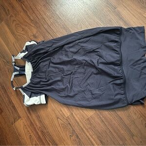 Lululemon workout top w built in bra